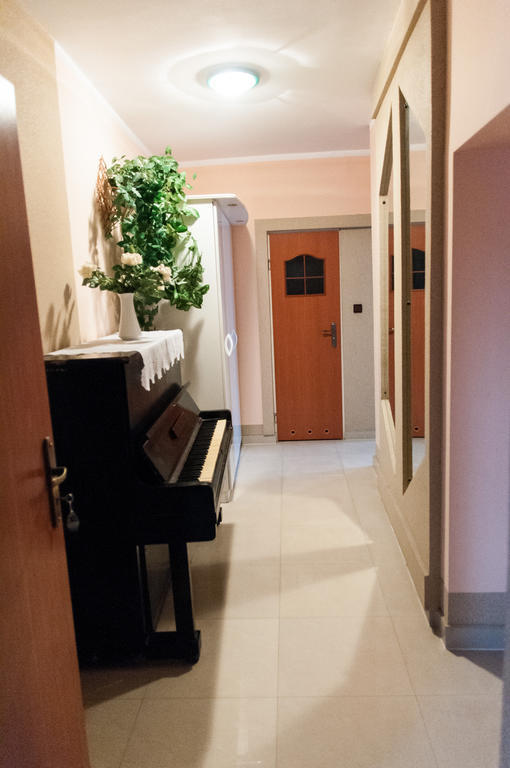 Uslugi Hotelarskie Las Vegas Międzyrzec Podlaski Exterior foto